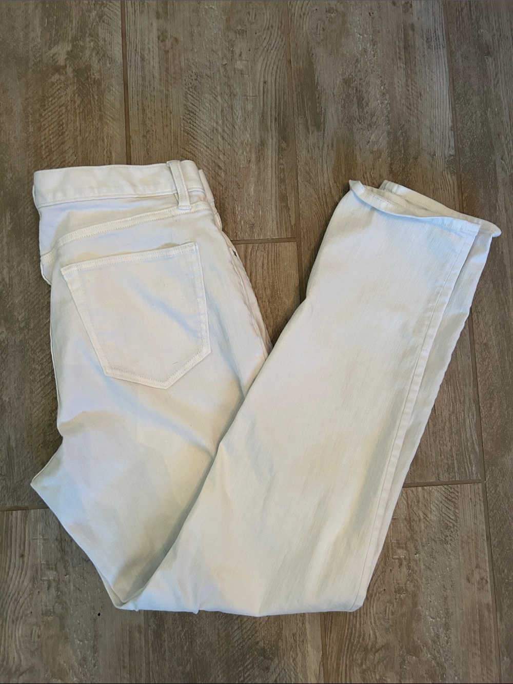 Banana  Republic men’s White Jeans - Clean tapered Fit
